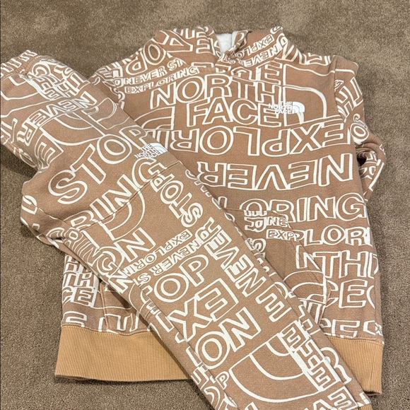 The North Face Kids Set in Tan with White Lettering - Picture 2 of 9